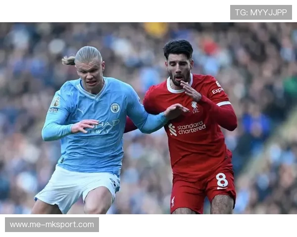 “英超榜首大战一触即发，谁能问鼎冠军？”，英超第一