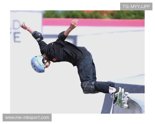 中国滑板运动员赴海外训练，提升国际竞争力，中国滑板国家队人员